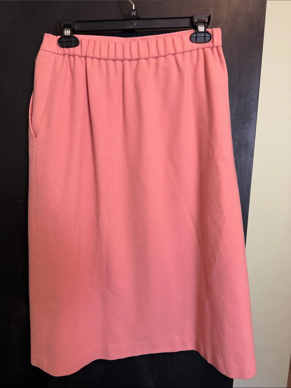 Vintage 70s/80s Jack Winter Pink 100% Wool Midi Skirt with Pockets. Size 12